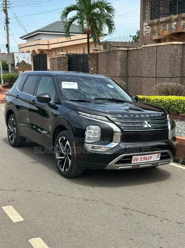 Mitsubishi Outlander SE 2022 Black · Photo 1