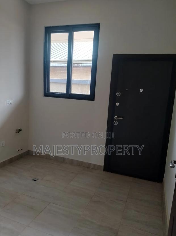 Newly Built Luxurious Executive 3bedrooms Self-Compound for Sale · Photo 3