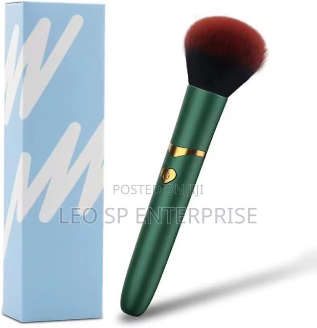 Make Up Vibrating Brush · Photo 1
