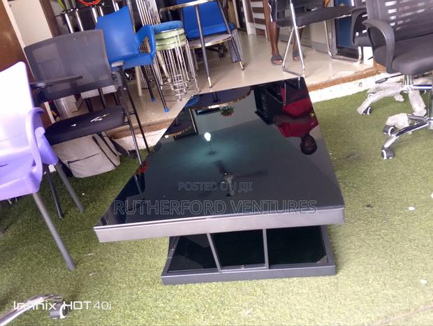 Executive Thicker Glass Center Table · Photo 1
