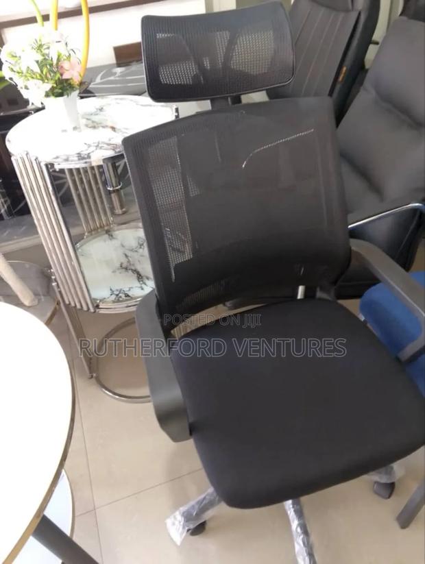 Office Mesh Chair With Robber Base · Photo 2