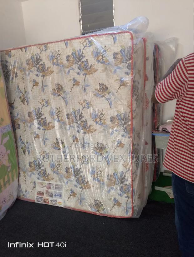 Orthopedic Queen Size Mattress, Hard and Strong · Photo 1
