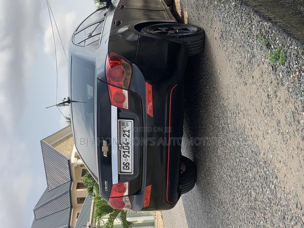 Chauffeur With a Smooth Car · Photo 6