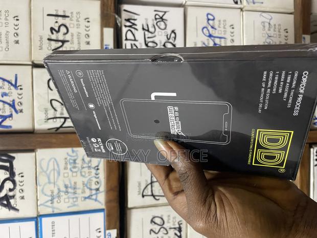 iPhone 16 Pro Oled Screen Replacement · Photo 4
