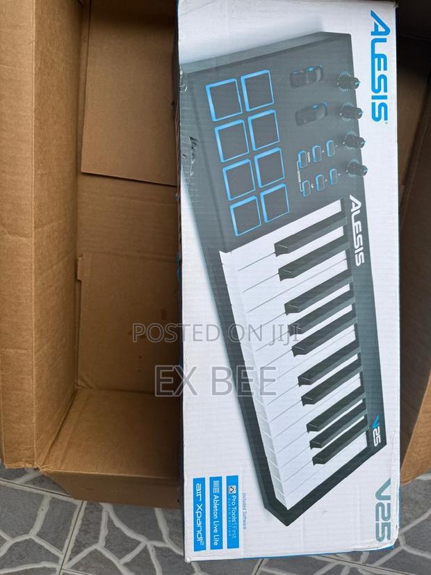 Alesis V25 Midi Controller · Photo 1