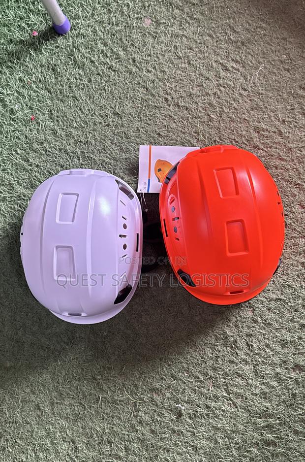 Climbing Helmet · Photo 1