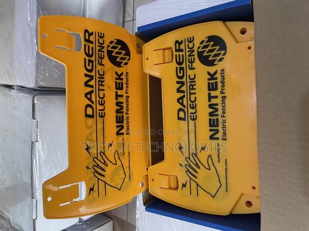 Nemtek Warning Sign Pack · Photo 4