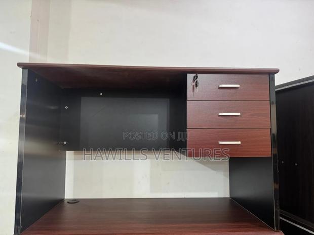 Office Table /Desk · Photo 1
