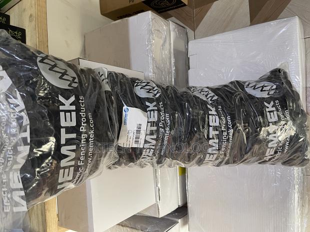 Nemtek Bobbins 500pcs in a Bag · Photo 2