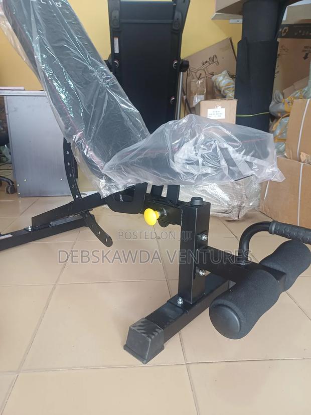 Adjustable Commercial Bench · Photo 2