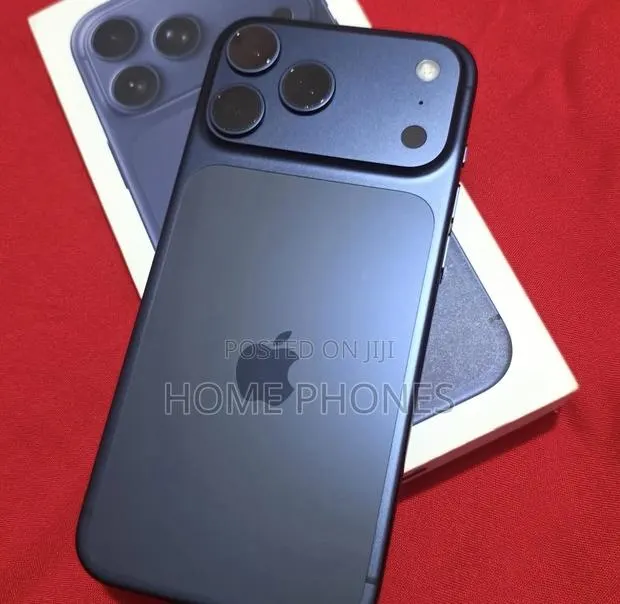 Apple iPhone 17 Pro Max 256 GB Blue · Photo 1