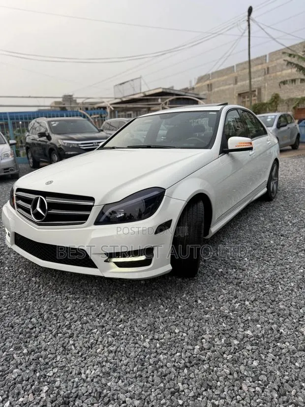 Mercedes-Benz C250 2014 White · Photo 1