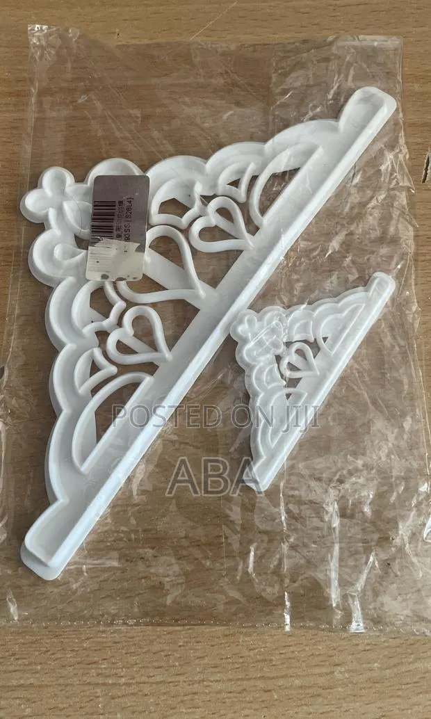 Crown Tiara Cake Fondant Mold · Photo 1