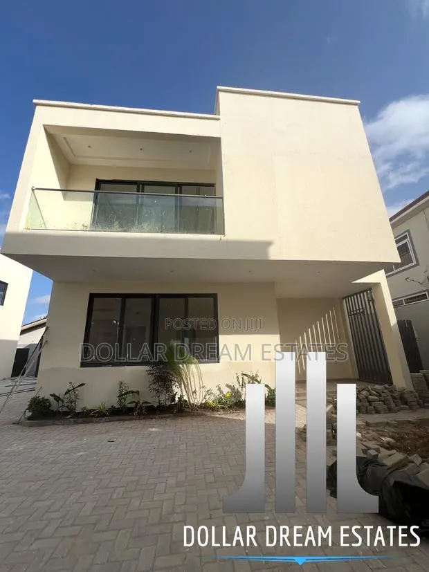 4bdrm Townhouse / Terrace in East Legon for rent · Photo 1