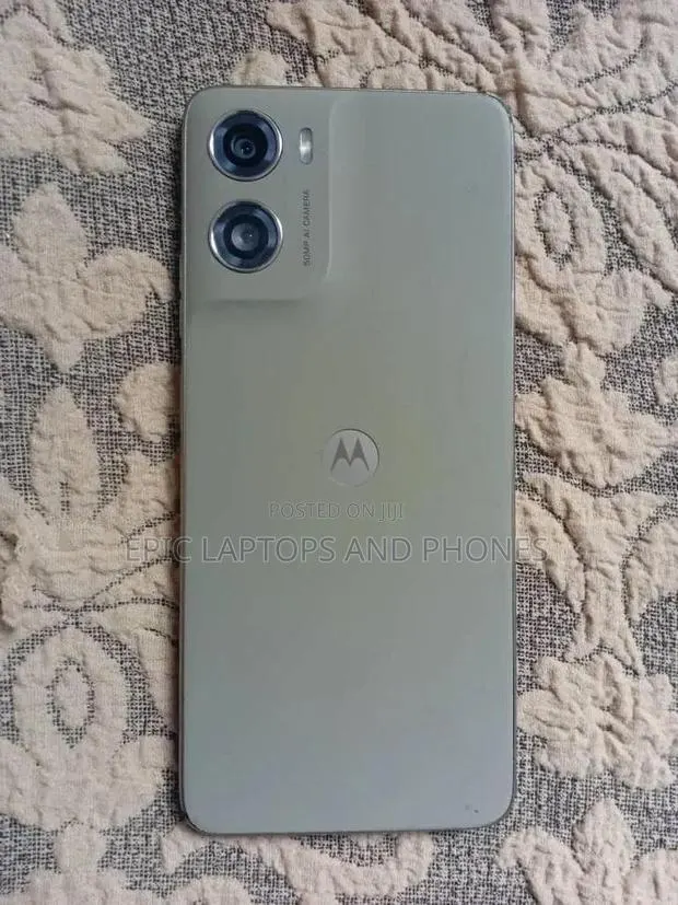 Motorola Moto G06 64 GB Green · Photo 1