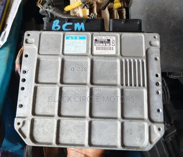 Toyota Vitz ECU · Photo 1