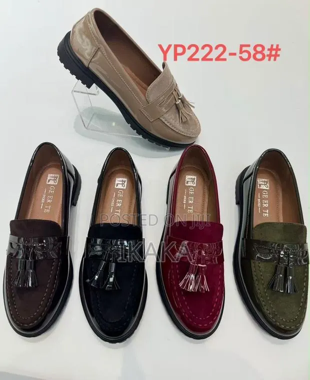 Ladies Shoes · Photo 1
