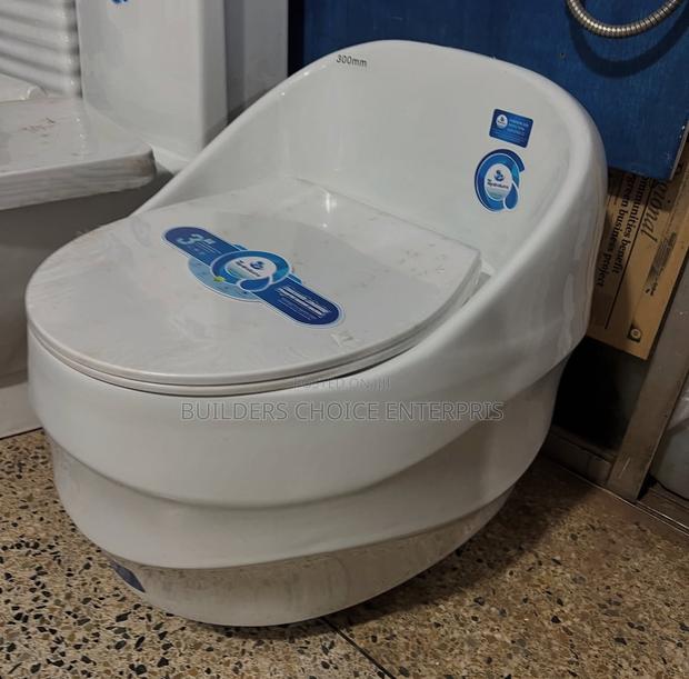 One Piece Egg Shaped Wc · Photo 2
