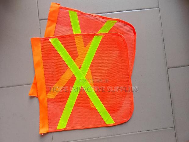 Safety Whip Flag · Photo 3