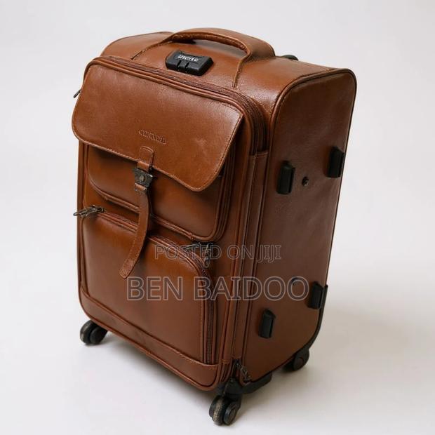 Leather Travel Bag (Medium Size) · Photo 1