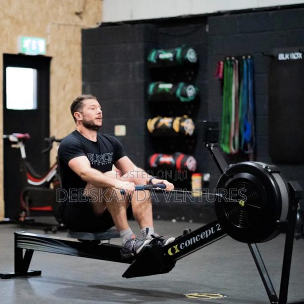 Commercial Rowing Machine · Photo 2
