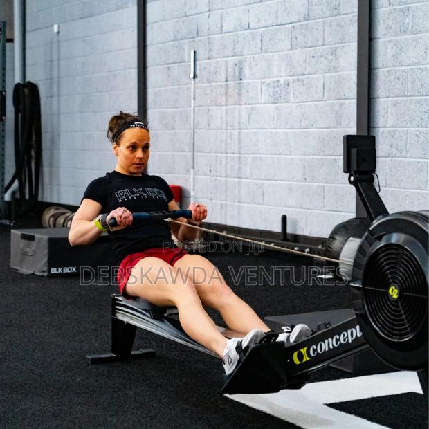 Commercial Rowing Machine · Photo 1