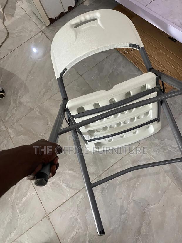 Event Folding Chairs · Photo 2