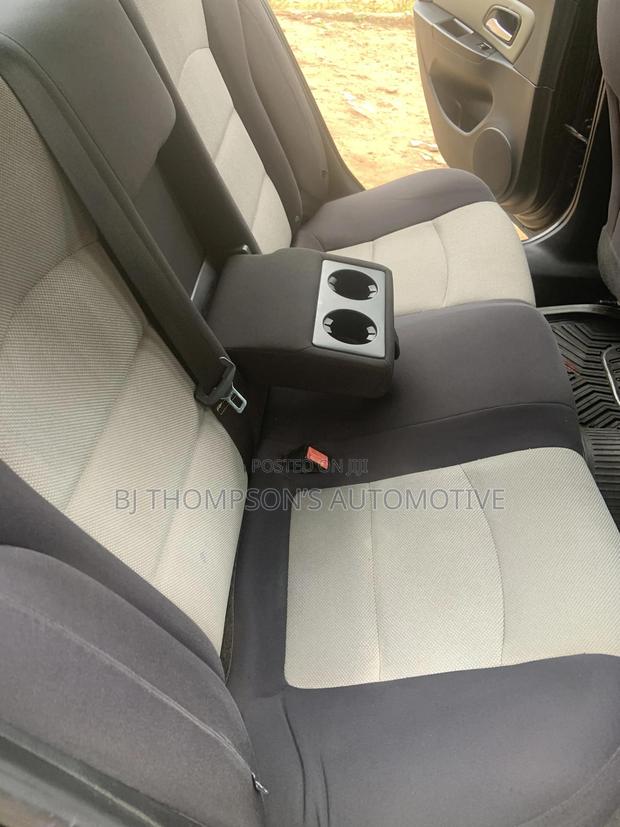 Chauffeur With a Smooth Car · Photo 4