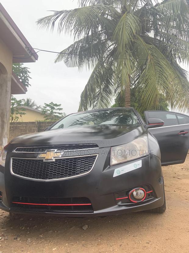 Chauffeur With a Smooth Car · Photo 5