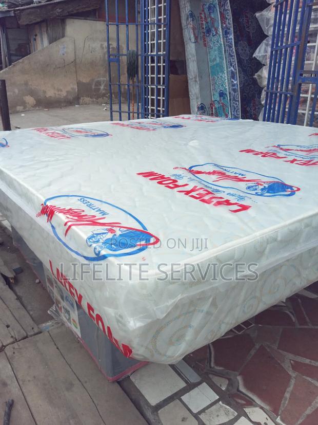 Queen 10" Mattress - Belgian Jacquard Covered · Photo 1