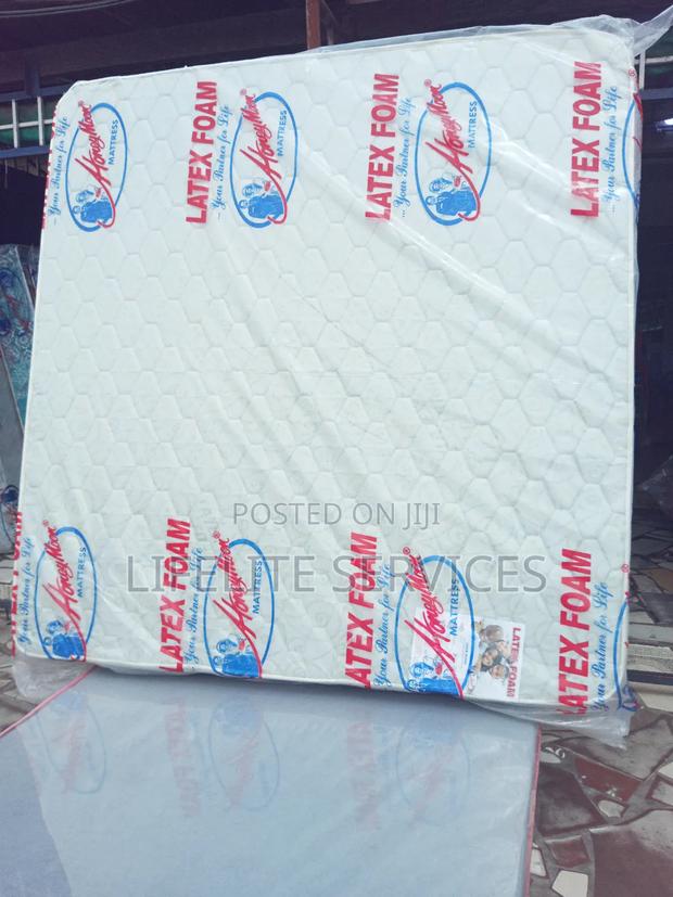 Queen 10" Mattress - Belgian Jacquard Covered · Photo 2