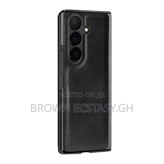 Galaxy Z Fold 7/ Z Fold 8 Ultra Leather Case With Screen Protector · Photo 4