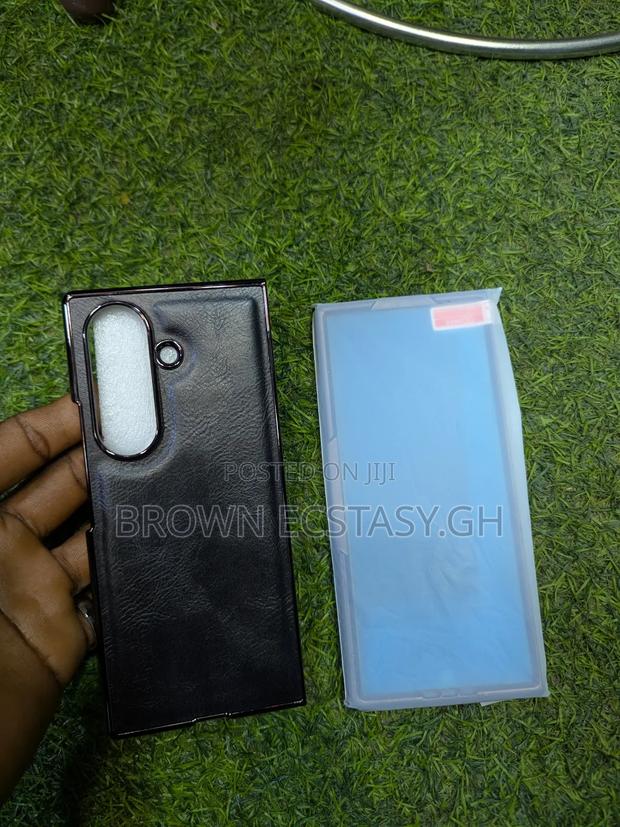 Galaxy Z Fold 7/ Z Fold 8 Ultra Leather Case With Screen Protector