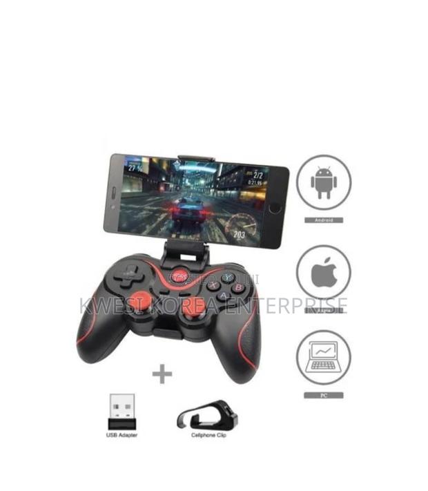 Game Controllers · Photo 1