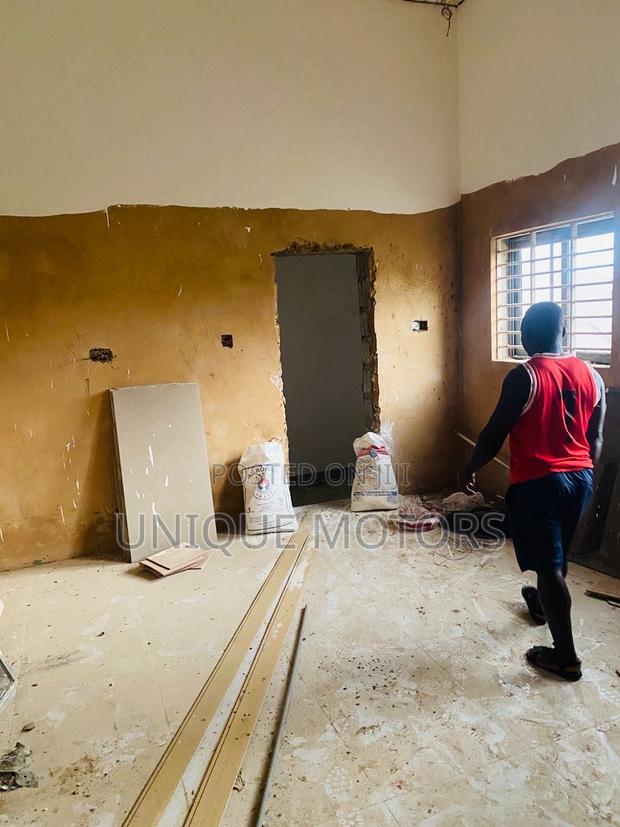 An Executive 4bedroom en-Suite House · Photo 5