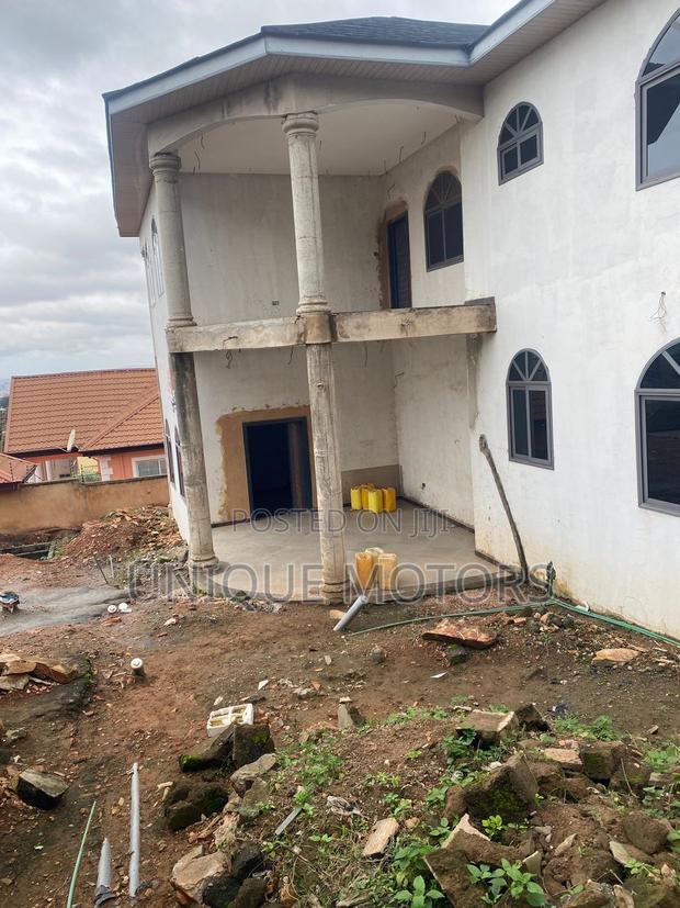 An Executive 4bedroom en-Suite House · Photo 2