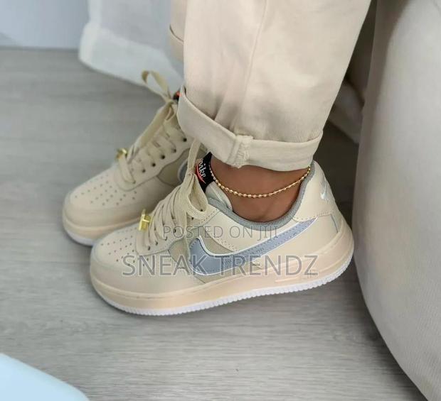 Nike Air Force 1 Og Cream Gray · Photo 2