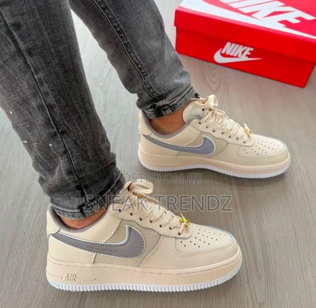 Nike Air Force 1 Og Cream Gray · Photo 3