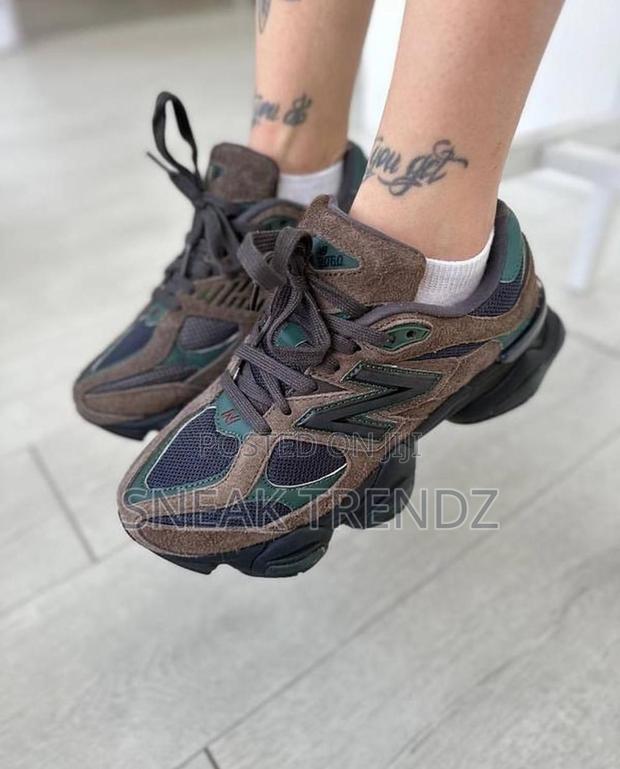 New Balance 9060 Og Amry Green N Black · Photo 2
