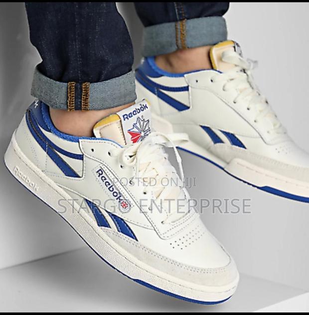 Reebok Sneakers · Photo 1