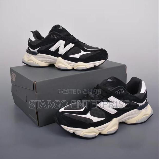 New Balance Sneakers · Photo 3