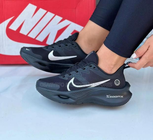 High Quality Nike Zoomix · Photo 1