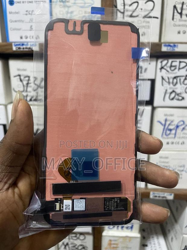 Pixel 9 Original Screen Replacement · Photo 2