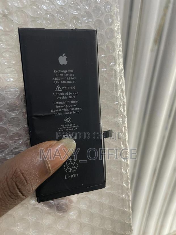 Icloud Batteries for iPhone Xr and 11 · Photo 2