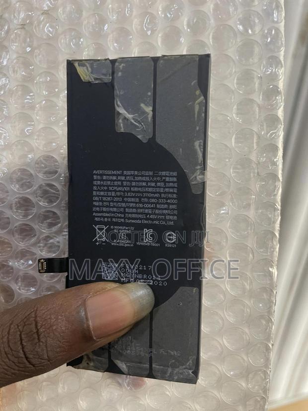 Icloud Batteries for iPhone Xr and 11 · Photo 4
