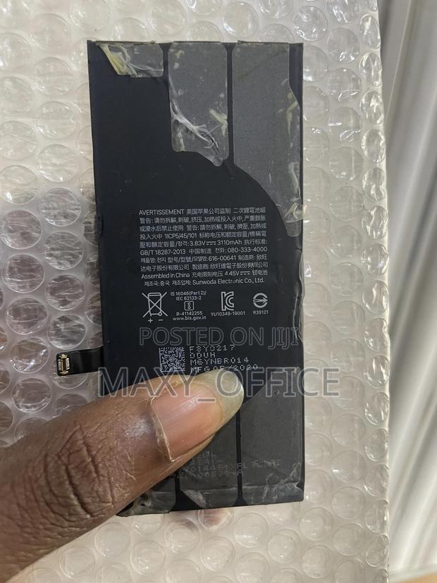 Icloud Batteries for iPhone Xr and 11 · Photo 3