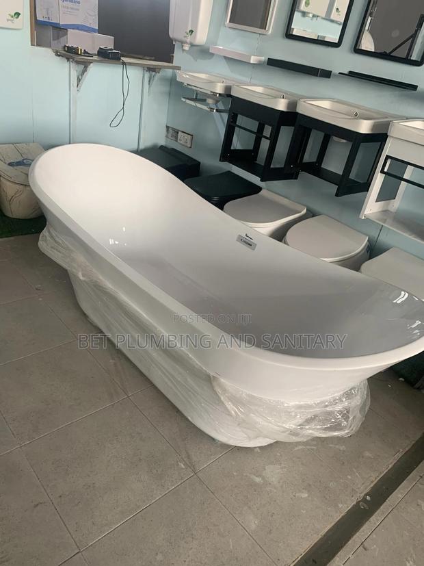 Jacuzzi Bathtub Complete_ · Photo 1