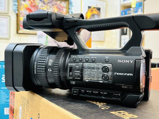 Used but Neat Sony Nx100 Video Camera · Photo 1