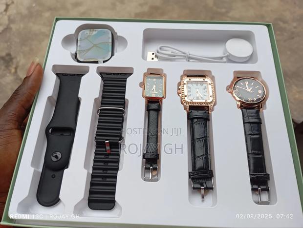 I-530 Smart Watch That Comes With 3 Female Quartz Watches - Black · Photo 4