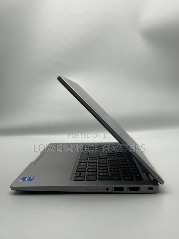 New Laptop Dell Latitude 5320 16GB Intel Core I5 SSD 256GB · Photo 2